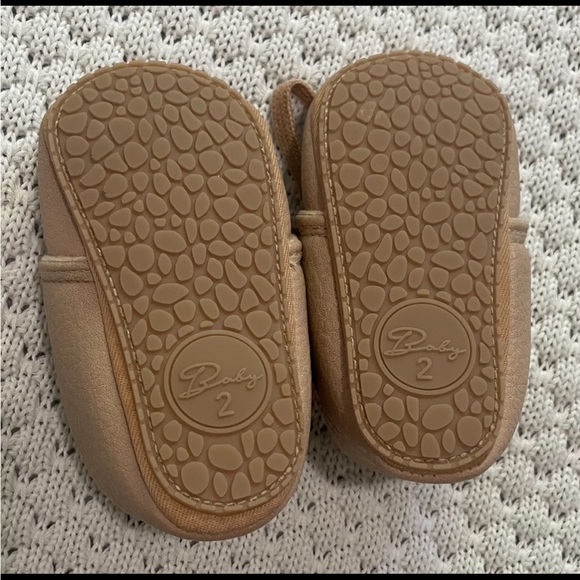 No name brown/tan baby shoes - Picture 5 of 5